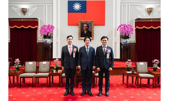 光鼎生技董事長蔡守冠 榮獲第48屆「創業楷模獎」